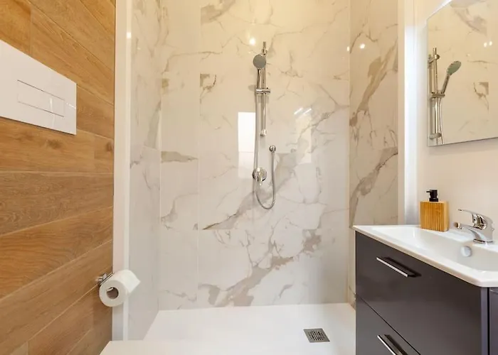 Apartman Civico 24 *