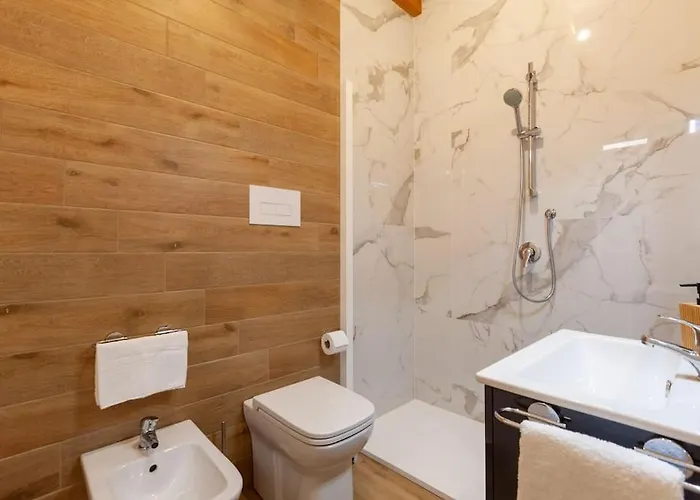 Apartman Civico 24 *